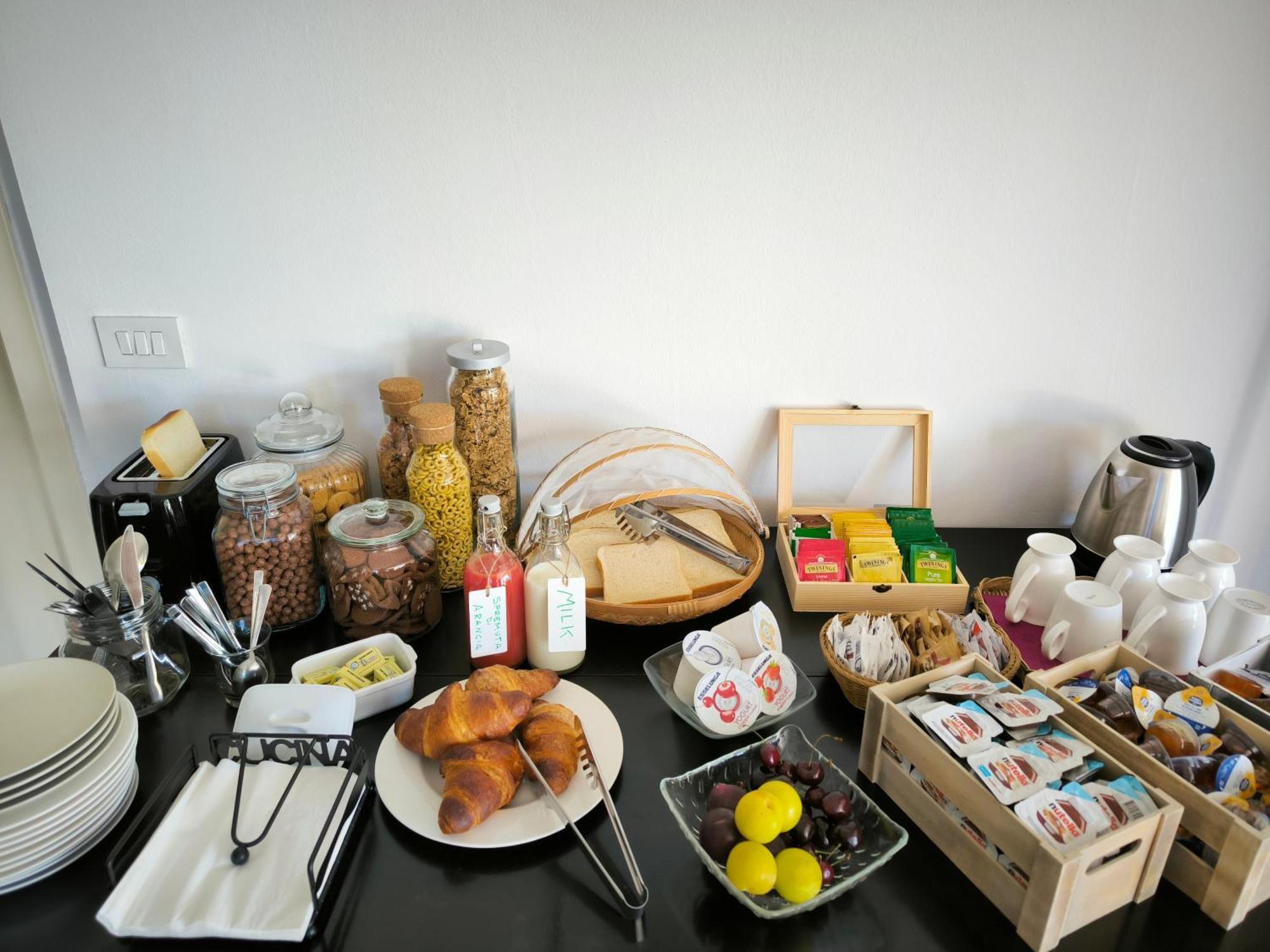Versilia - Pietrasanta - Le Colmate Guesthouse Tonfano Eksteriør bilde